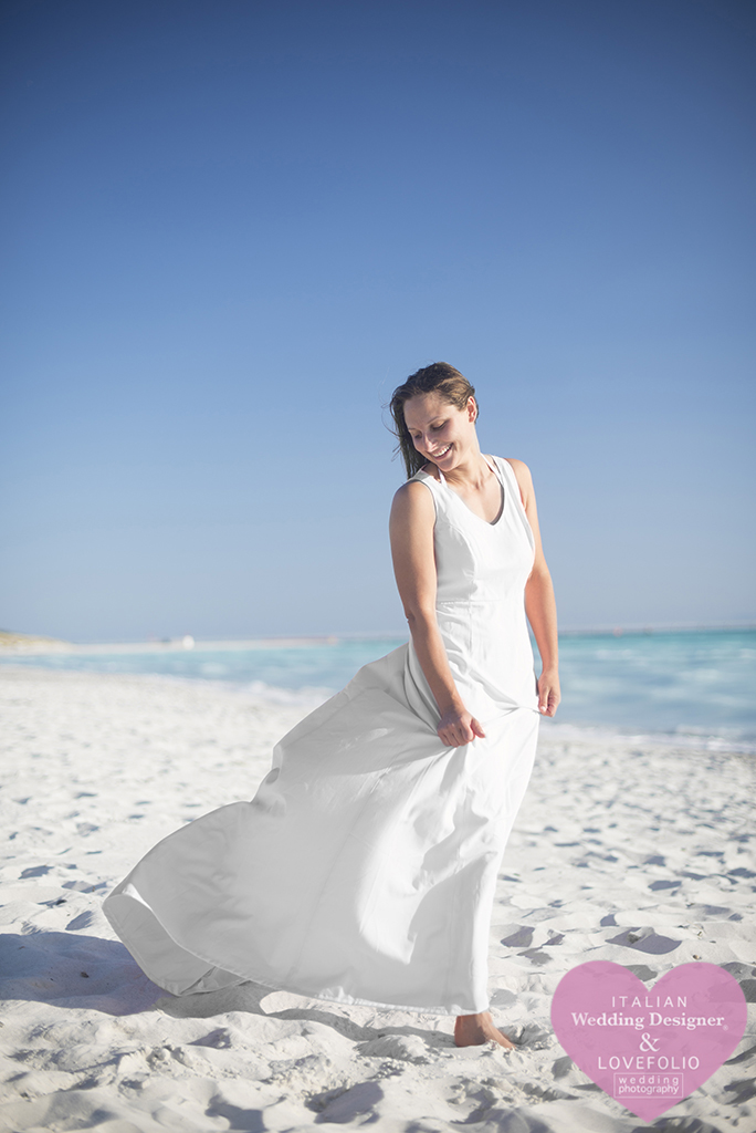 Trash the dress in Tuscany seaside