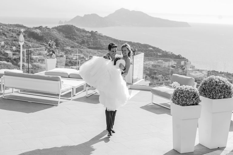 Destination wedding in Sorrento overlooking the sea