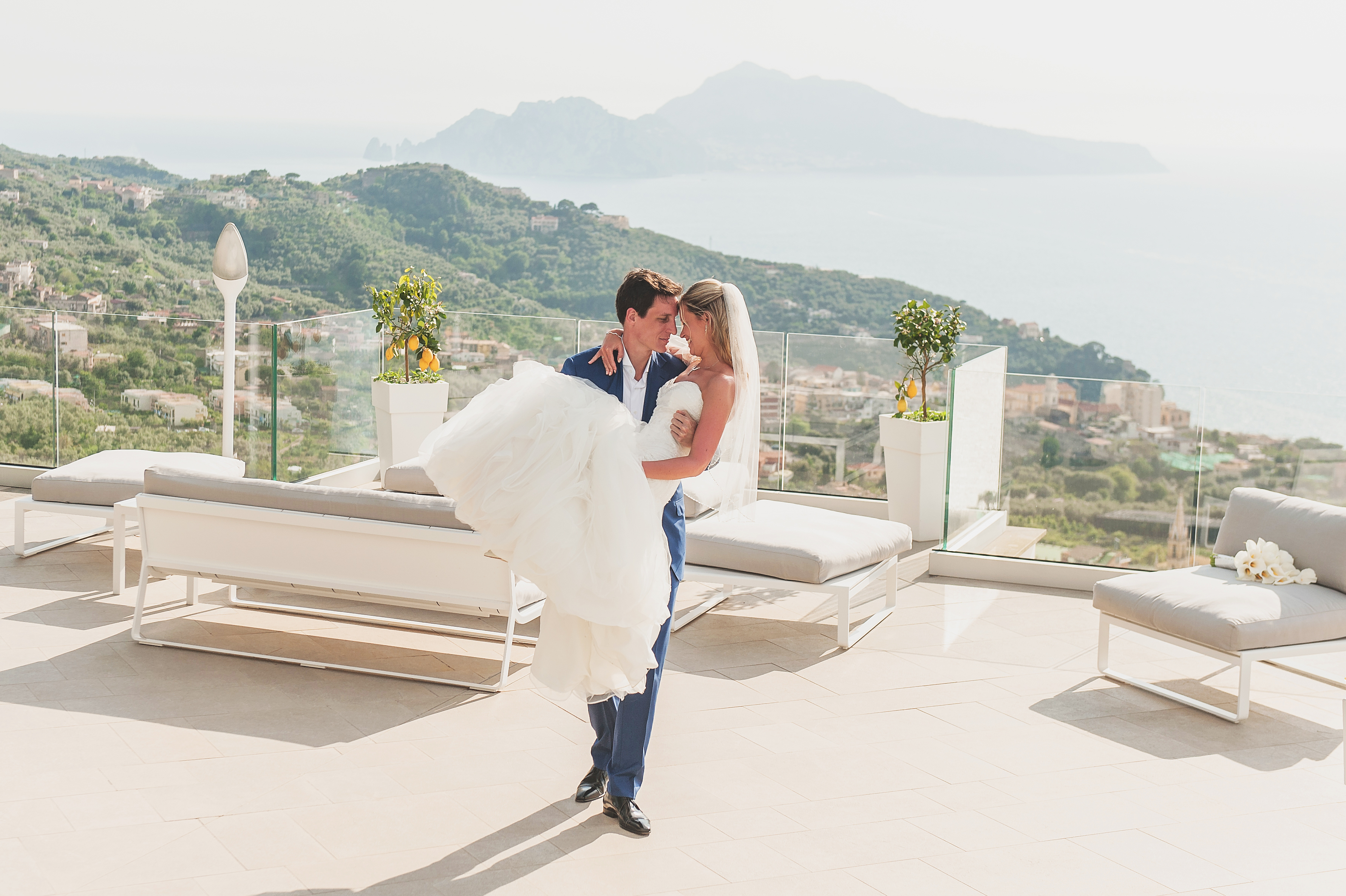 Bride & Groom in Sorrento wedding venue