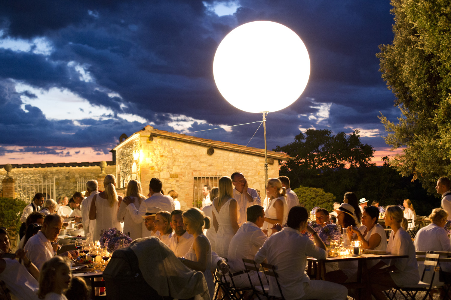 Summer rustic chic wedding in Italy