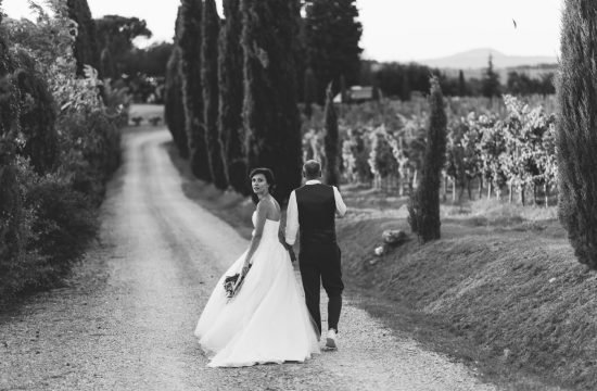 Wedding in Val d'Orcia - Tuscany - B&W couple portrait