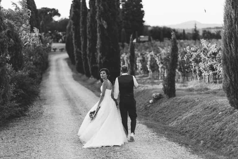 Wedding in Val d'Orcia - Tuscany - B&W couple portrait