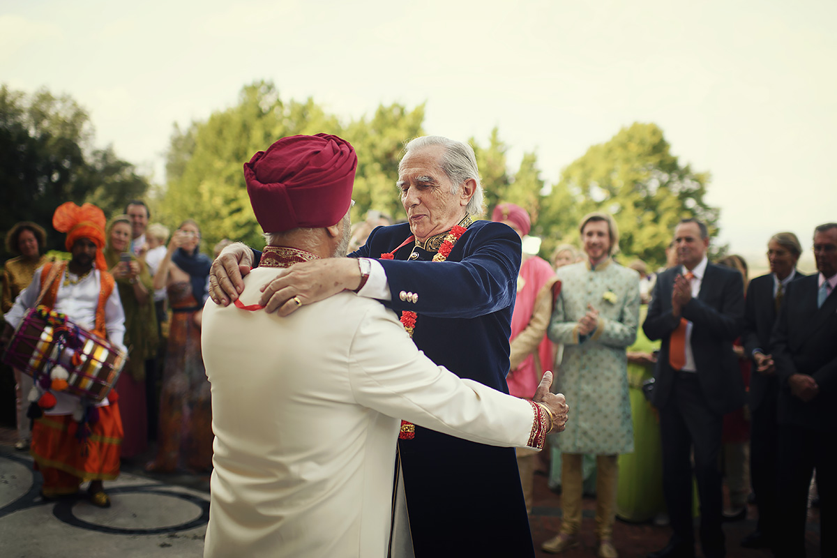 Exchange of garlands - Sikh wedding - Italian Wedding Designer