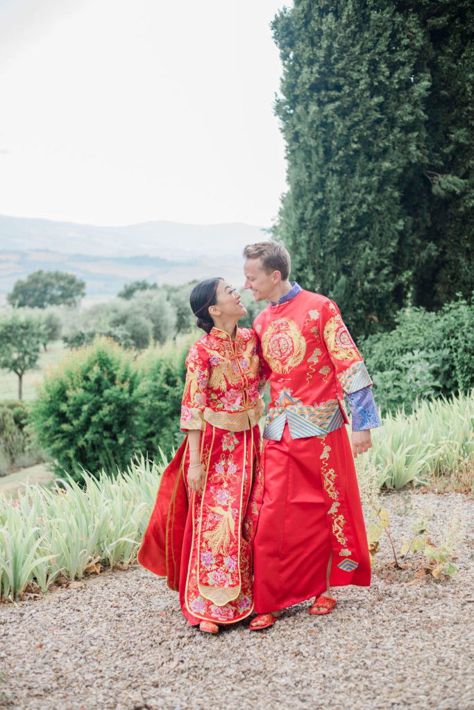 Couple portrait - Chinese Tea Ceremony in Italy- Italian Wedding Designer