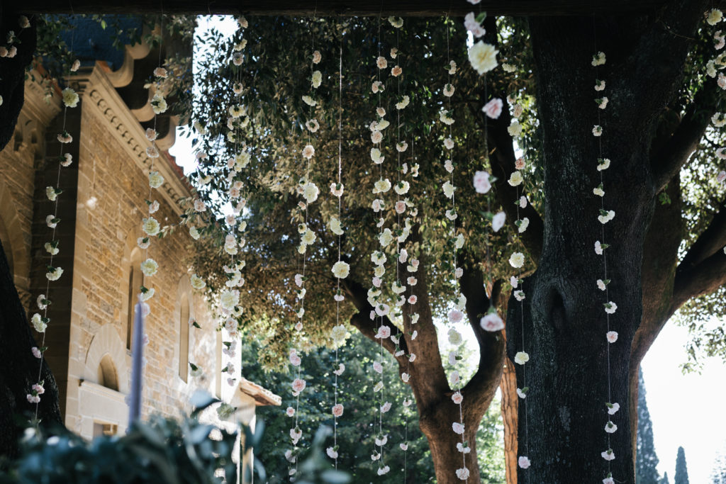 Hanging flowers for Ceremony - Wedding at Villa Le Fontanelle - Italian Wedding Designer