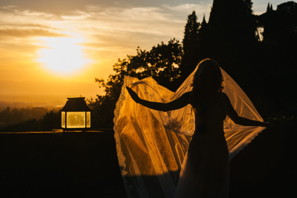 Bride at sunset time - Italian Wedding Designer - Wedding at Villa Le Fontanelle