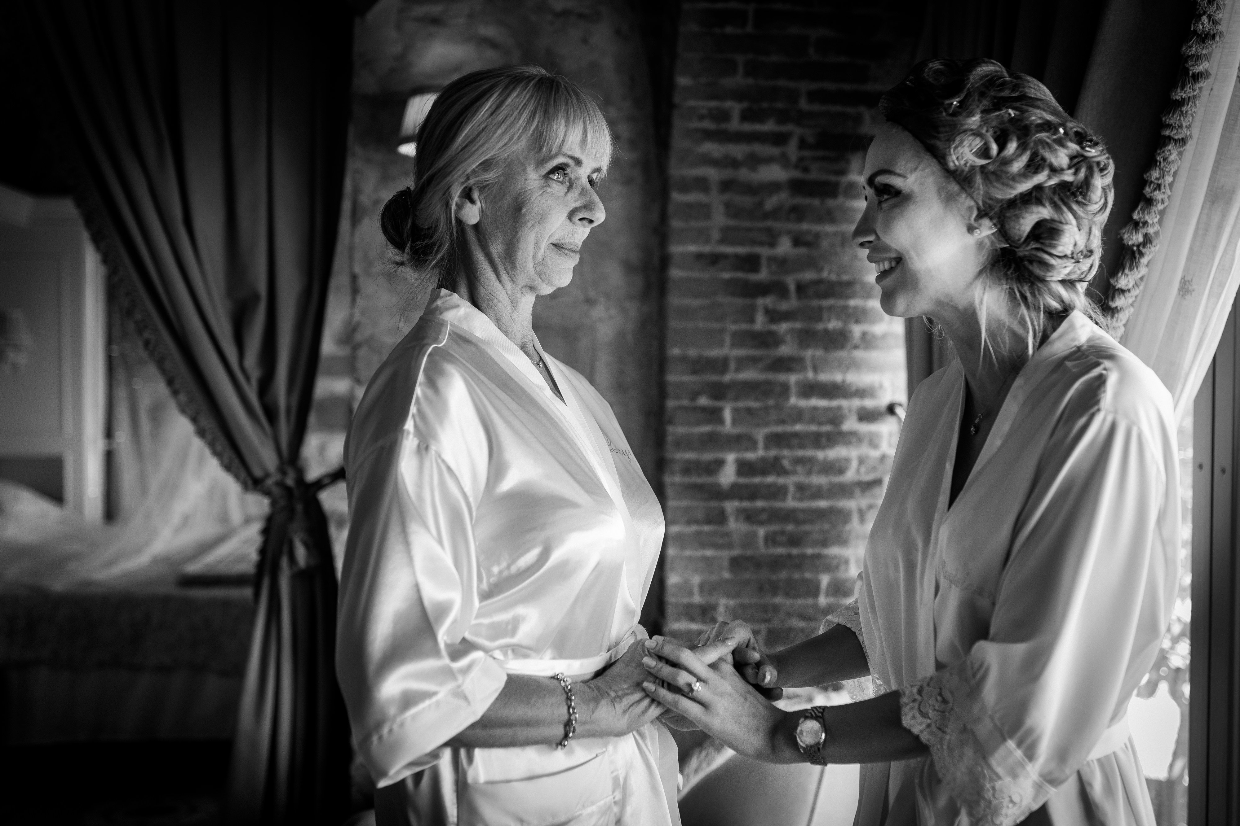 Bride and her mum - Wedding at Villa Le Fontanelle