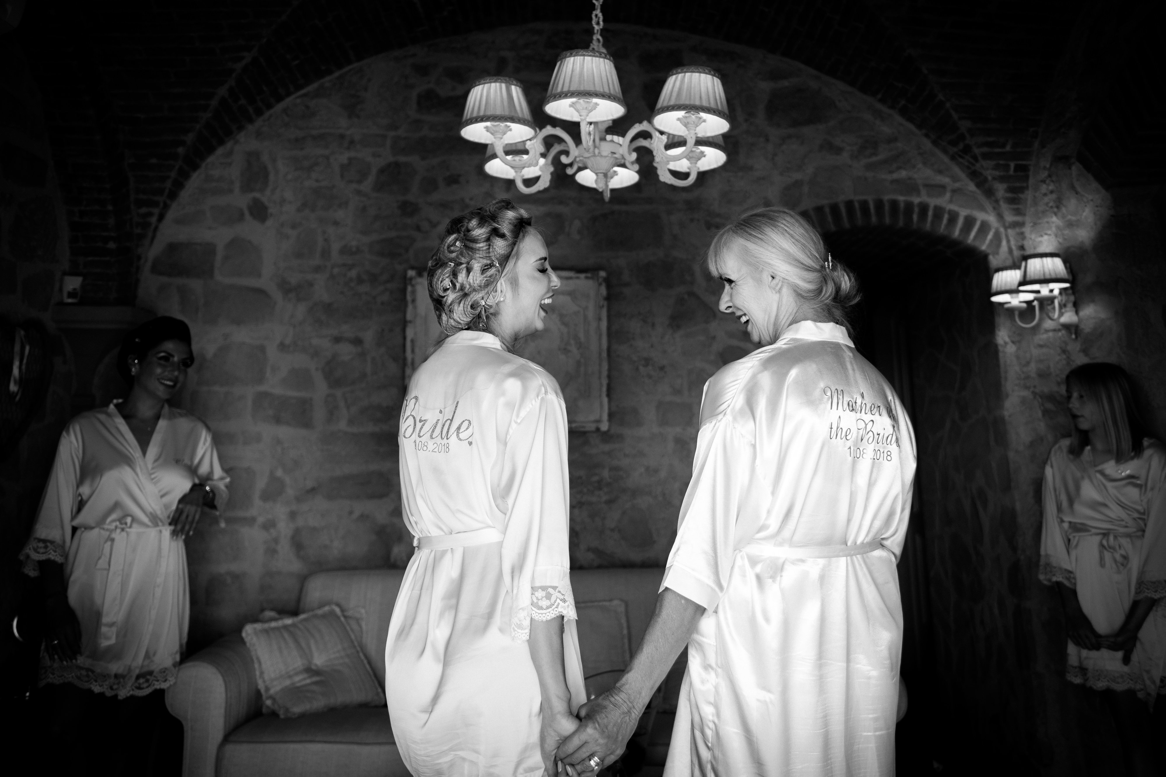 Bride and her Mum getting ready - Wedding at Villa Le Fontanelle - Italian Wedding Designer