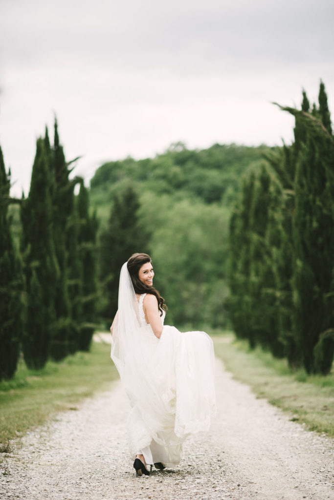 bride in the Countryside - Wedding at Villa La Selva - Italian Wedding Designer
