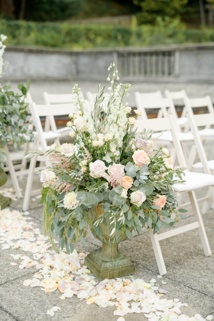Flowers decoration by Flowers Living Stunning wedding at Villa Pizzo - Italian Wedding Designer
