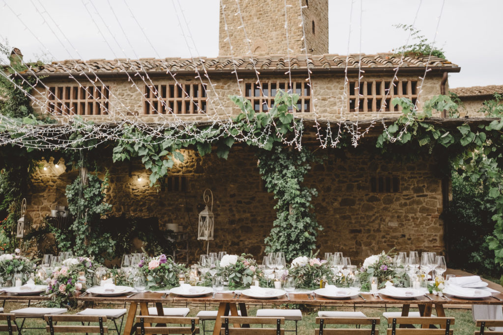 Country chic setting - Wedding at Borgo Petrognano - Italian Wedding Designer