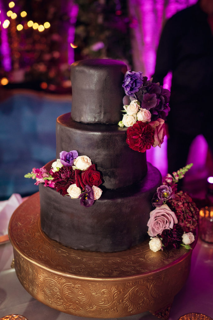 Black Wedding Cake - Wedding at Villa Cimbrone - Italian Wedding Designer