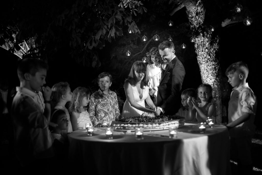 Cutting of the cake - Wedding at Castello di Castagneto - Italian Wedding Designer