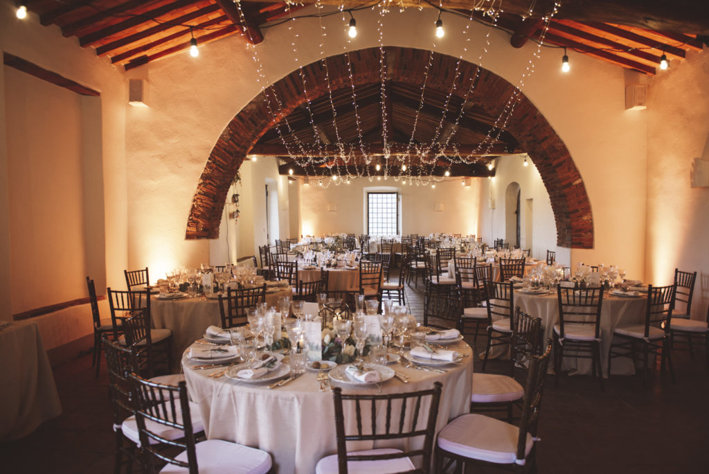 Indoor dinner - Wedding at Castello di Meleto - Italian Wedding Designer